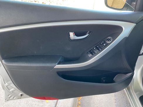 Used 2014 Hyundai Elantra GT FWD image 16