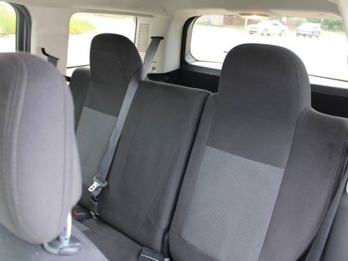Used 2017 Jeep Patriot Latitude FWD image 17