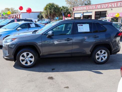 Used 2021 Toyota RAV4 LE image 2