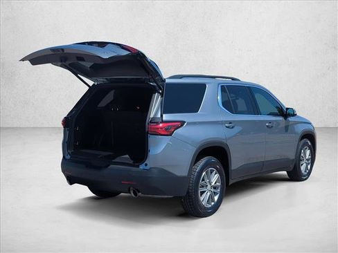 Used 2023 Chevrolet Traverse LT FWD image 5