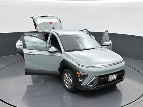 New 2026 Hyundai Kona SE image 29