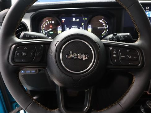 Used 2024 Jeep Wrangler Unlimited w/ Convenience Group image 30