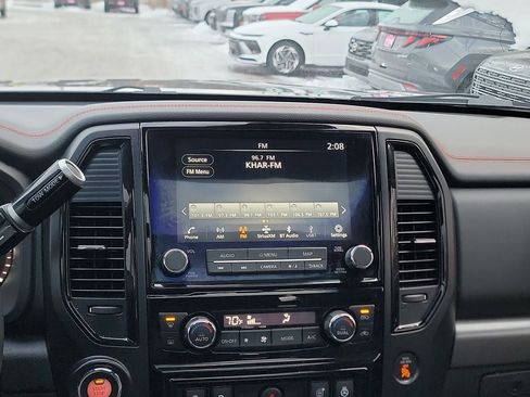 Used 2022 Nissan Titan PRO-4X w/ Pro-4x Convenience Package image 16