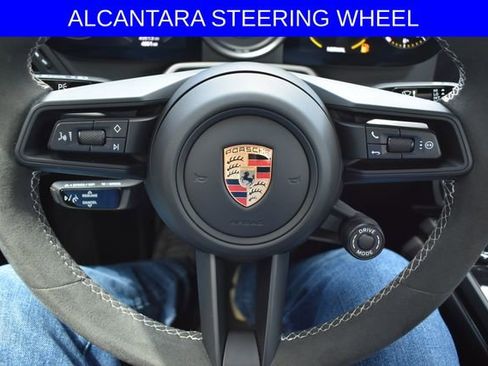 Used 2024 Porsche 911 GT3 RWD image 5