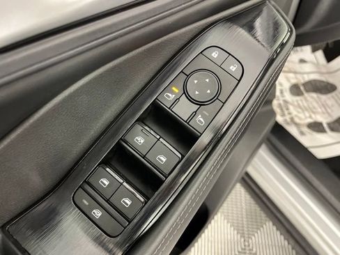 Used 2024 Nissan Rogue SV FWD image 31