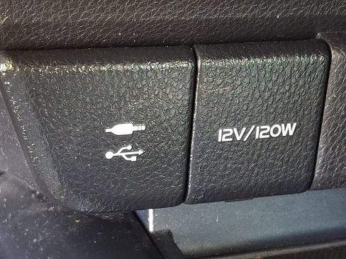 Used 2019 Toyota Camry SE FWD image 22