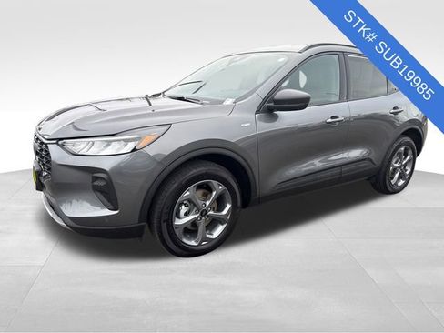 Used 2025 Ford Escape ST-Line image 3