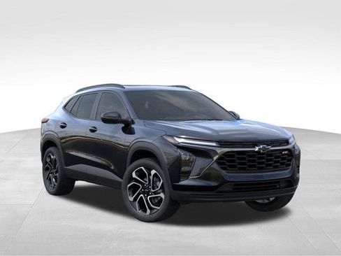 New 2026 Chevrolet Trax RS w/ Sunroof Package FWD image 7