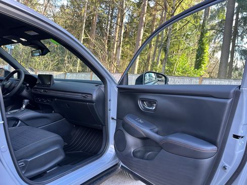 Used 2024 Honda HR-V Sport image 11