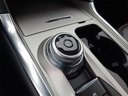 Used 2022 Ford Explorer XLT w/ Equipment Group 202A image 17