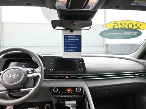 Certified 2025 Hyundai Elantra Sport image 18