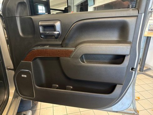 Used 2017 GMC Sierra 2500 SLT AWD/4WD image 31