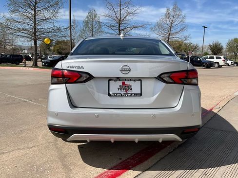 Used 2025 Nissan Versa SV image 7