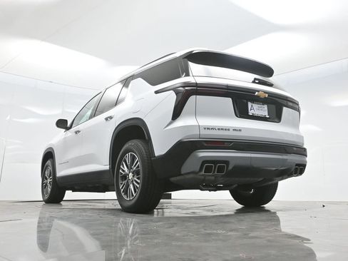 Used 2025 Chevrolet Traverse LT AWD/4WD image 59