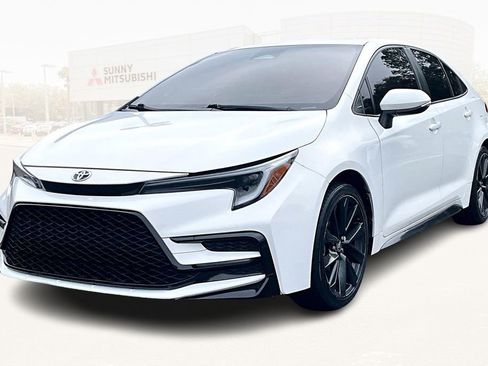 Used 2023 Toyota Corolla SE w/ SE Package image 1