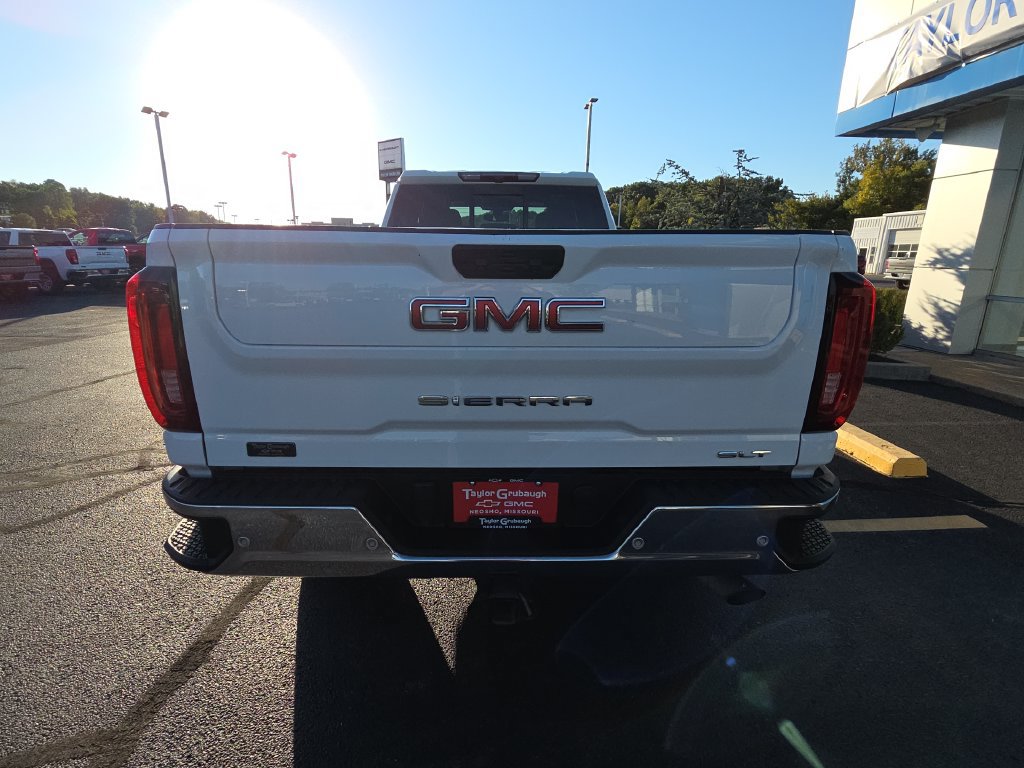 Used 2023 GMC Sierra 2500 SLT w/ SLT Preferred Package AWD/4WD image 7