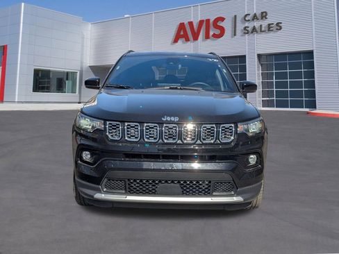 Used 2025 Jeep Compass Limited image 10