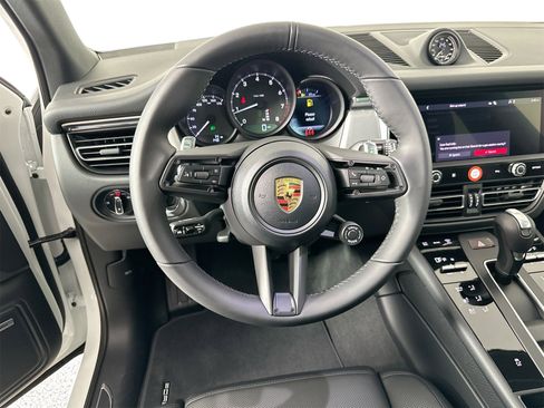 Certified 2026 Porsche Macan image 18