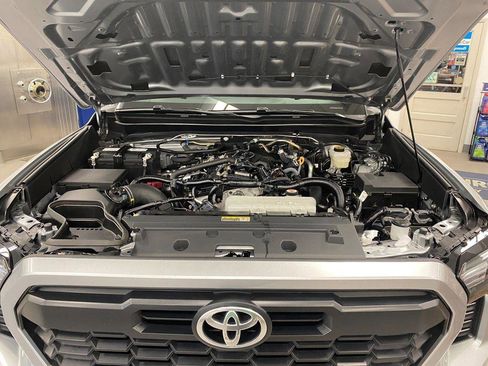 Used 2025 Toyota Tacoma TRD Off-Road image 31