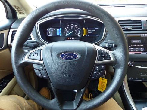 Used 2014 Ford Fusion SE image 27