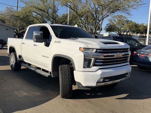Used 2023 Chevrolet Silverado 2500 High Country image 3