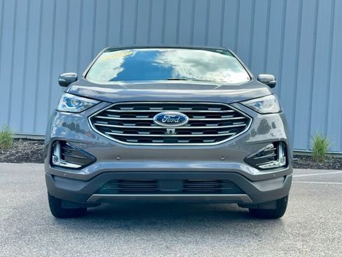 Used 2021 Ford Edge Titanium w/ Equipment Group 301A AWD/4WD image 3
