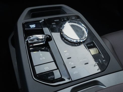 Certified 2025 BMW iX M60 image 24