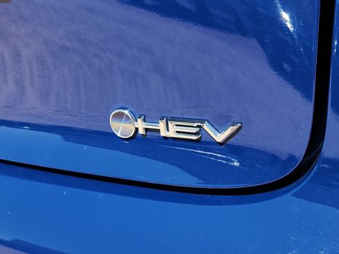 Used 2024 Toyota Prius XLE FWD image 8