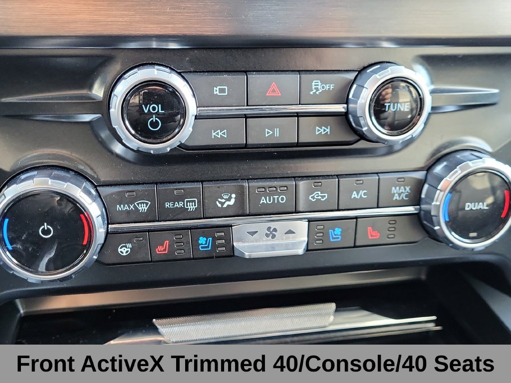 Used 2025 Ford F350 Lariat w/ Lariat Ultimate Package AWD/4WD image 27