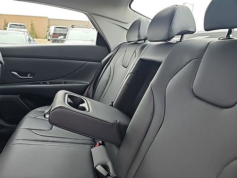 New 2026 Hyundai Elantra Limited image 31