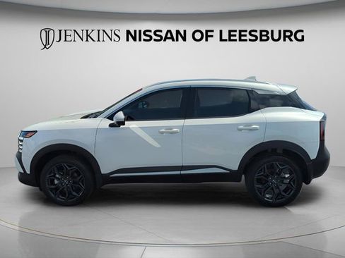 Certified 2025 Nissan Kicks SR FWD image 11