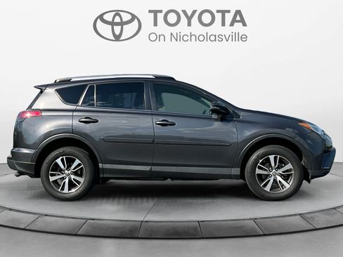 Used 2018 Toyota RAV4 XLE FWD image 6