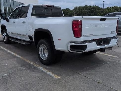 New 2026 Chevrolet Silverado 3500 High Country w/ High Country Premium Package AWD/4WD image 5