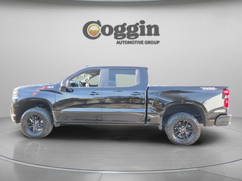 Used 2021 Chevrolet Silverado 1500 LT Trail Boss w/ Convenience Package II image 3