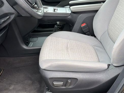 Used 2025 Toyota Sienna LE image 10