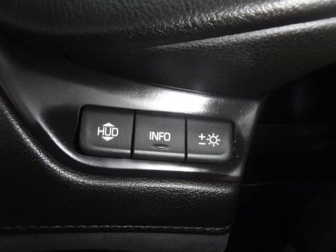 Used 2015 Cadillac Escalade Premium image 34