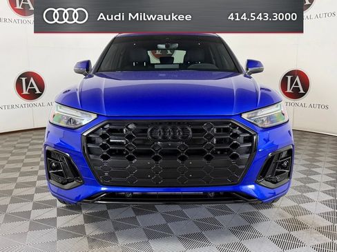 Used 2024 Audi Q5 e Premium Plus w/ Premium Plus Package AWD/4WD image 2