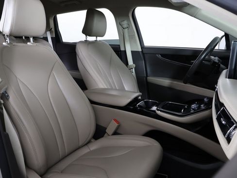 Used 2022 Lincoln Nautilus FWD w/ Premium Package image 29