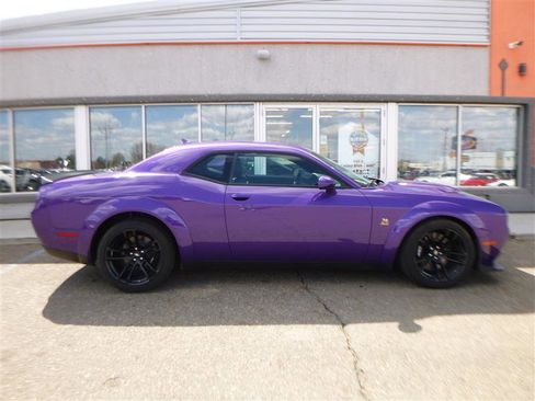 Used 2023 Dodge Challenger R/T Scat Pack RWD image 4