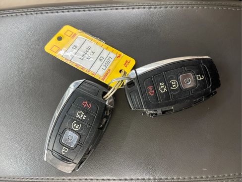 Used 2018 Lincoln MKX Reserve w/ Lincoln MKX Climate Package image 42