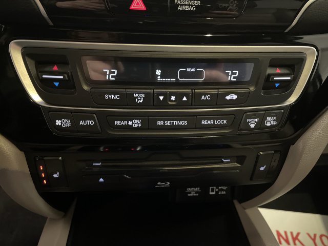 Used 2020 Honda Pilot Touring image 19