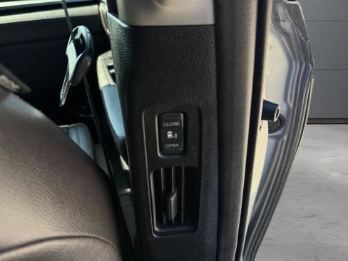 Used 2018 Honda Odyssey EX-L image 23