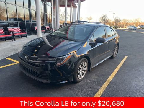 Used 2025 Toyota Corolla LE image 14