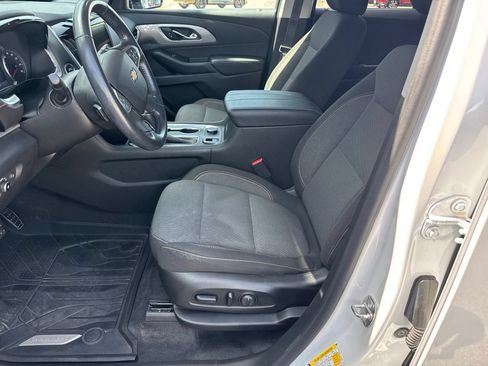 Used 2020 Chevrolet Traverse LT FWD image 8