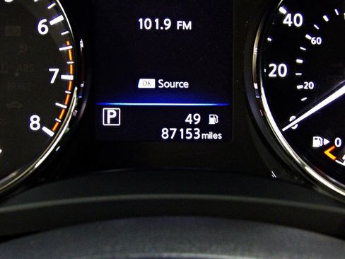 Used 2018 Nissan Rogue SV AWD/4WD image 15