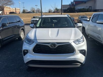 Used 2024 Toyota Highlander Platinum