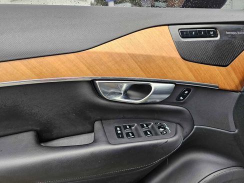 Used 2023 Volvo XC90 T8 Plus image 29