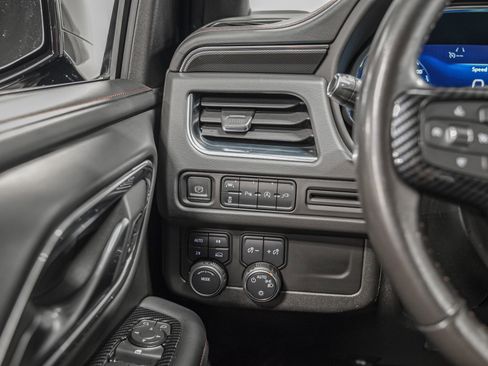 Used 2022 Chevrolet Suburban RST AWD/4WD image 18