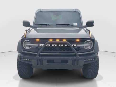 Used 2023 Ford Bronco Wildtrak image 3