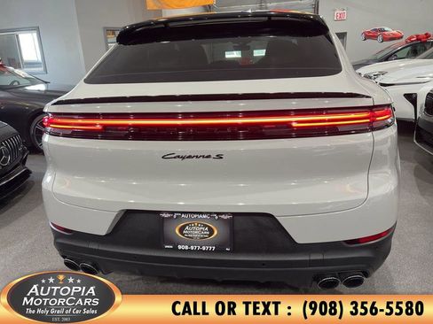 Used 2025 Porsche Cayenne S AWD/4WD image 53